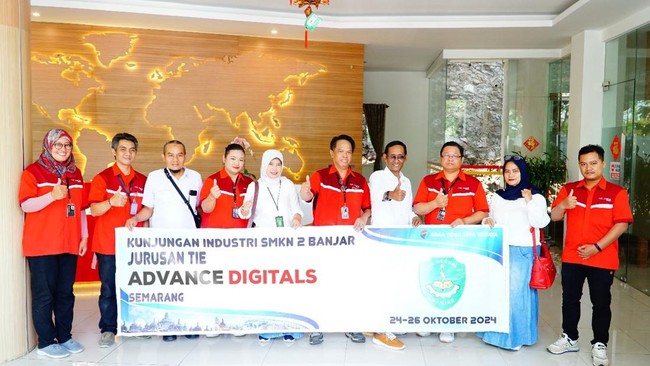 Advance Digitals menggandeng SMKN 2 Banjar, Kota Banjar Jawa Barat untuk mendorong para siswa-siswi memahami proses pembuatan produk elektronik.