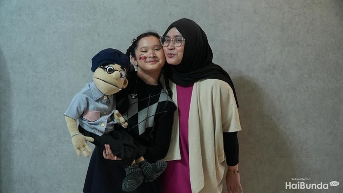 Afsheena Zerina Sofialdi dan ibunda