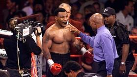 Wasit Tinju Legendaris Ingatkan Jake Paul Hati-hati Lawan Mike Tyson
