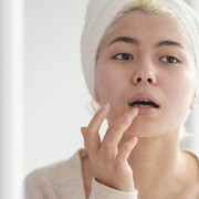 7 Cara Eksfoliasi Bibir yang Tepat Agar Tampak Lebih Cerah dan Sehat