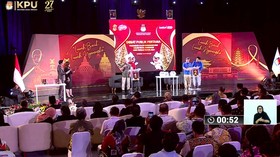 Taj Yasin Peluk Hendrar Prihadi Usai Saling Cecar di Debat Perdana
