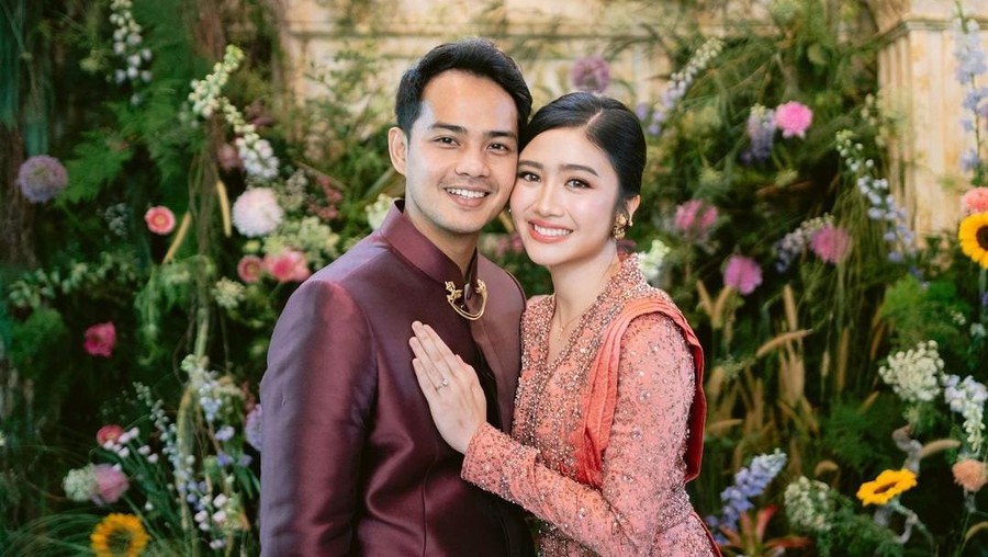 Febby Rastanty tunangan