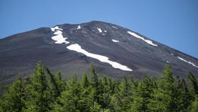 Mendaki Gunung Fuji Lewat 4 Jalur Utama, Turis Harus Bayar Rp438 Ribu