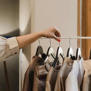 5 Tanda Pakaian Nggak Akan Awet Dipakai Berkali-kali, Cek Sebelum Dibeli