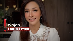 img-title Penampilan Terbaru Bikin Pangling, Maia Estianty Tepis Kabar Oplas