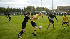 Momen Detik-detik Marselino Nyaris Cetak Gol Kilat di Oxford U-21
