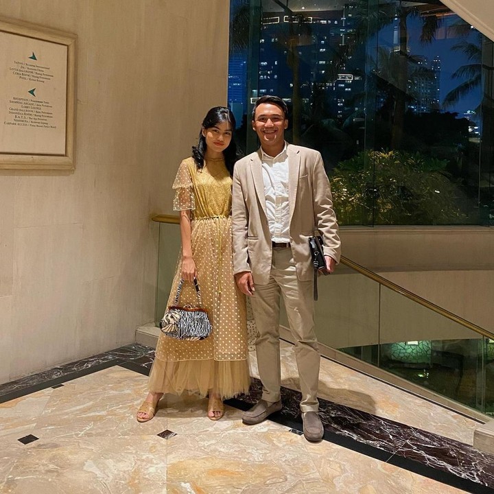 <p>Momen spesial dalam hidupnya itu dibagikan langsung oleh Namira melalui beberapa potret dan video yang diunggah di Instagram pribadinya. Dalam <em>postingan</em> tersebut, awalnya Namira dan sang kekasih yang disapa Audi itu makan malam bersama. (Foto: Instagram@namiradjani)</p>