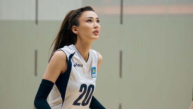 Tim voli putri Yogya Falcons resmi mendatangkan bintang voli asal Kazakhstan, Sabina Altynbekova, untuk memperkuat komposisi tim pada Proliga 2025.