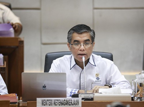 Menaker Sebut Kuliah 4 Tahun Tak Relevan Lagi Kalau AI Marak, Kenapa?