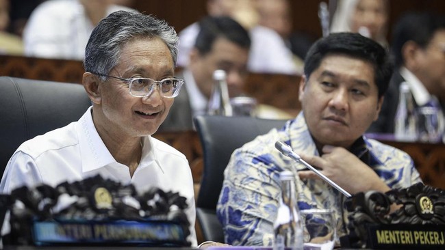 PU kembali menganggarkan perbaikan jalan hingga pembayaran tunggakan IKN usai anggaran kementeriannya batal dipotong Rp81 triliun.