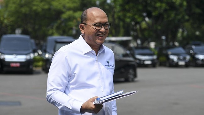 Menteri Investasi dan Hilirisasi Rosan Roeslani mengatakan Presiden Prabowo Subianto mengajak perwakilan perusahaan Jepang untuk membangun tembok laut raksasa.