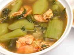 Resep Sayur Asem Udang dan Oyong yang Segar Pedas Untuk Makan Siang