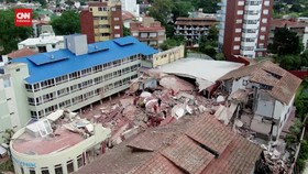 VIDEO: Bangunan 10 Lantai Runtuh di Argentina, 7 Orang Tertimbun