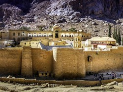 Punya Bandara, Santa Katarina di Lembah Sinai Gaet Turis Lewat Wisata Religi