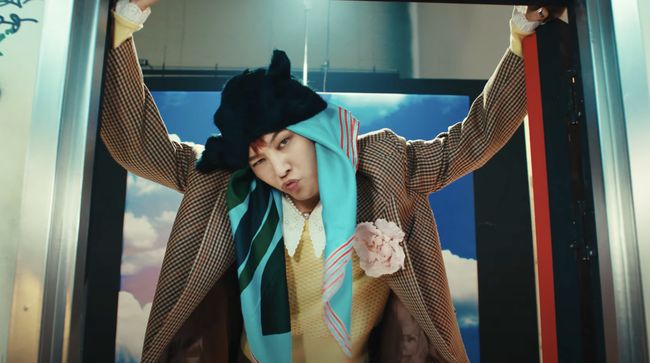G-Dragon mendulang pujian dari netizen karena bekerjasama dengan label asal Palestina dalam single terbarunya, POWER.