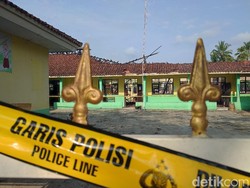 Murid SDN 2 Kujang Belajar di Rumah Usai Gedung Sekolah Terbakar