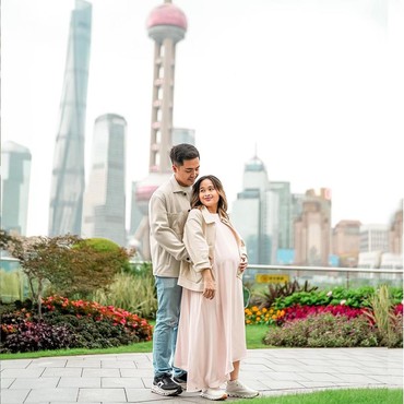Dinilai Berbeda, Konsep Maternity Shoot Gritte Agatha & Suami Tuai Pujian