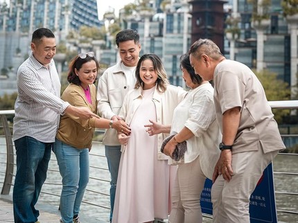 5 Potret Keseruan Gritte Agatha Babymoon di China Bareng Suami, Ditemani Keluarga Besar