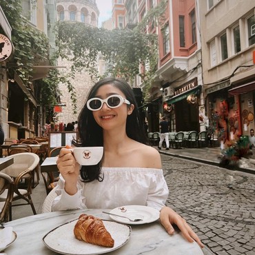 Jadi Istri Polisi, Aura Febby Rastanty dengan Seragam Bhayangkari bak Pakai Baju Branded