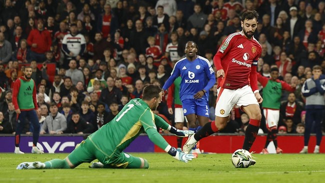 Manchester United bakal melakoni ujian berat melawan Chelsea pada matchday ke-10 Liga Inggris di Stadion Old Trafford, Minggu (3/11).