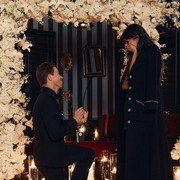 Nina Dobrev Bertunangan dengan Shaun White, Melamarnya Romantis!