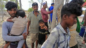 FOTO: Lagi-lagi Puluhan Imigran Rohingya Berlabuh di Pesisir Aceh