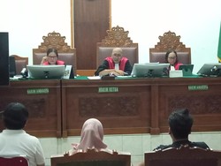 Saksi Sebut Eks Satpam Peras Ria Ricis Rp 300 Juta dari Foto saat Olahraga