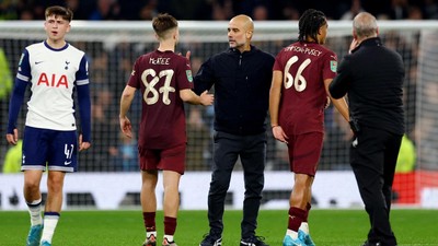 Viral, Guardiola dan Haaland Malah Senyum Man City Tersingkir