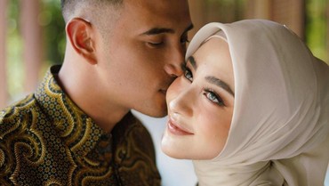 img-title 7 Potret Kemesraan Ali Syakieb & Margin Wieheerm yang Beda 13 Tahun