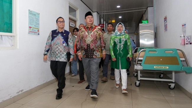 Wakil Ketua DPR RI, Cucun Ahmad Syamsurijal, mendorong RSDi Kota Banjarbaru untuk meningkatkan kualitas jasa dalam kunjungannya.