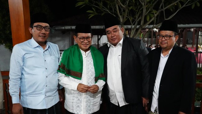 Cagub Jakarta nomor urut 3, Pramono Anung menyebut support dari Sinta Nuriyah Wahid dan kunjungan Kiai Lirboyo sebagai Jumat nan penuh berkah.