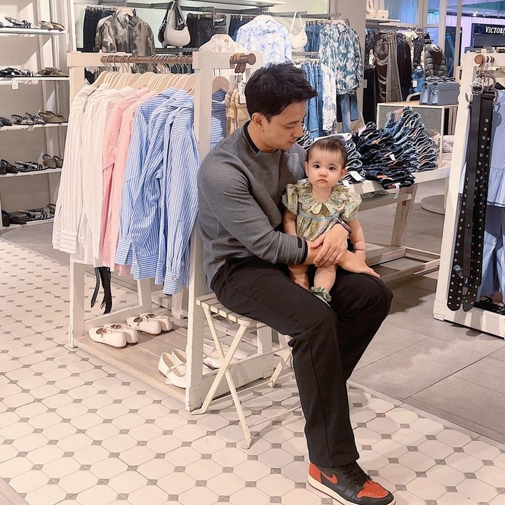 <p>Bunda, kita doakan agar Briell tumbuh menjadi anak yang sehat dan cerdas, ya. Semoga ia juga selalu mendapatkan cinta dan kasih sayang dari orang-orang sekitarnya. (Foto: Instagram: @billydavidson_)</p>