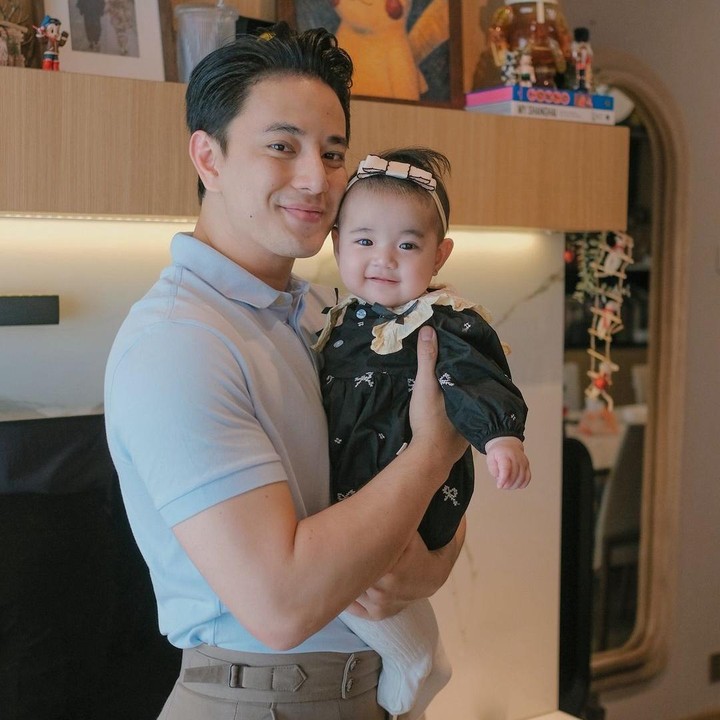 <p>Dalam sebuah unggahan, Billy menyebut dirinya sangat senang bisa melihat putrinya tumbuh dan berkembang. Billy pun turut mengungkap perasaan cintanya pada Si Kecil. (Foto: Instagram: @billydavidson_)</p>