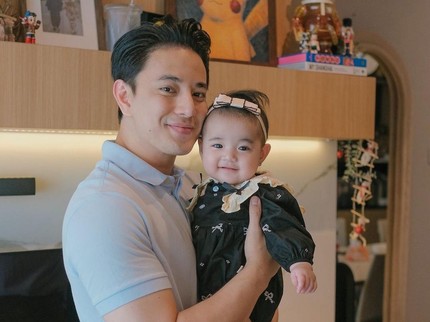 7 Potret Baby Brielle Putri Billy Davidson di Usia 10 Bulan, Disebut Makin Mirip Sang Ayah