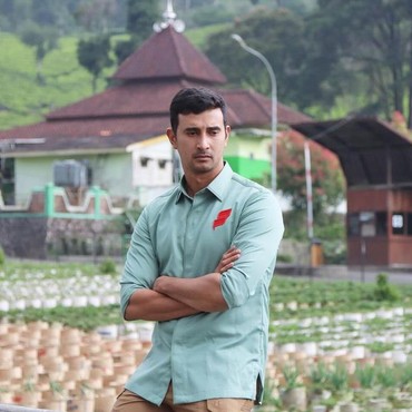 Gerak-gerik Ali Syakieb Saat Debat Pilkada Lawan Sahrul Gunawan Disorot, Dicap 'Kosong'