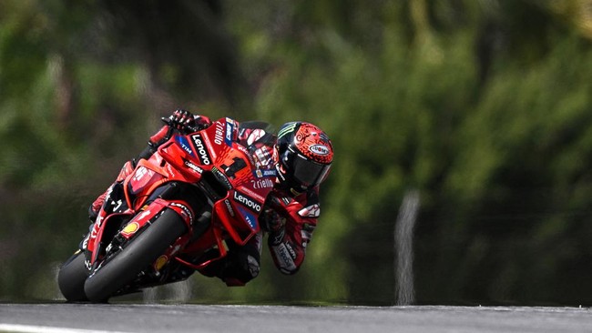 Francesco Bagnaia menjadi pemenang MotoGP Malaysia 2024 sehingga membuat perburuan gelar juara MotoGP 2024 masih akan berlangsung hingga seri terakhir.