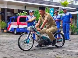 Viral Guru Purworejo Jajal Motor Drag di Sekolah, Ternyata Ajari Cara Start