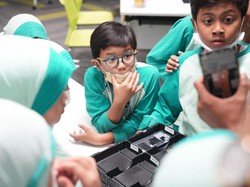 Berkeliling Pabrik OPPO, Siswa Ini Ingin Ciptakan HP Antiradiasi
