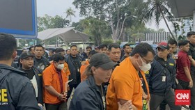 Kantor Satelit Judi Online Komdigi Dikontrol 3 Tersangka & 12 Pegawai