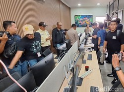 Polda Metro Geledah Kantor Satelit Pegawai Komdigi Tersangka Judi Online
