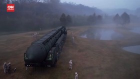 VIDEO: Korut Pamer Uji Coba Rudal Balistik Hwasong-19