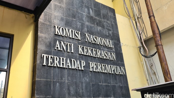 Wakil Ketua DPRD Tapanuli Tengah (Tapteng) Camelia Neneng Susanty mendatangi kantor Komnas Perempuan.