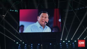 Momen Prabowo Joget saat Putri Ariani Bernyanyi 'Kuch Kuch Hotta Hai'
