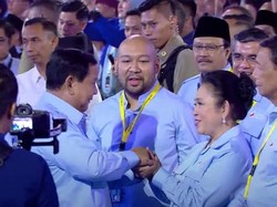 Video Prabowo Sapa Titiek di Deklarasi GSN: Kok Tepuk Tangannya Paling Keras?