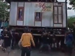 2 Rumah di Barru Dipindahkan gegara Warga-Pemilik Lahan Beda Pilihan Cabub