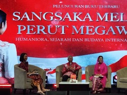 Cerita di Balik Guntur Luncurkan Buku Sangsaka Melilit Perut Megawati