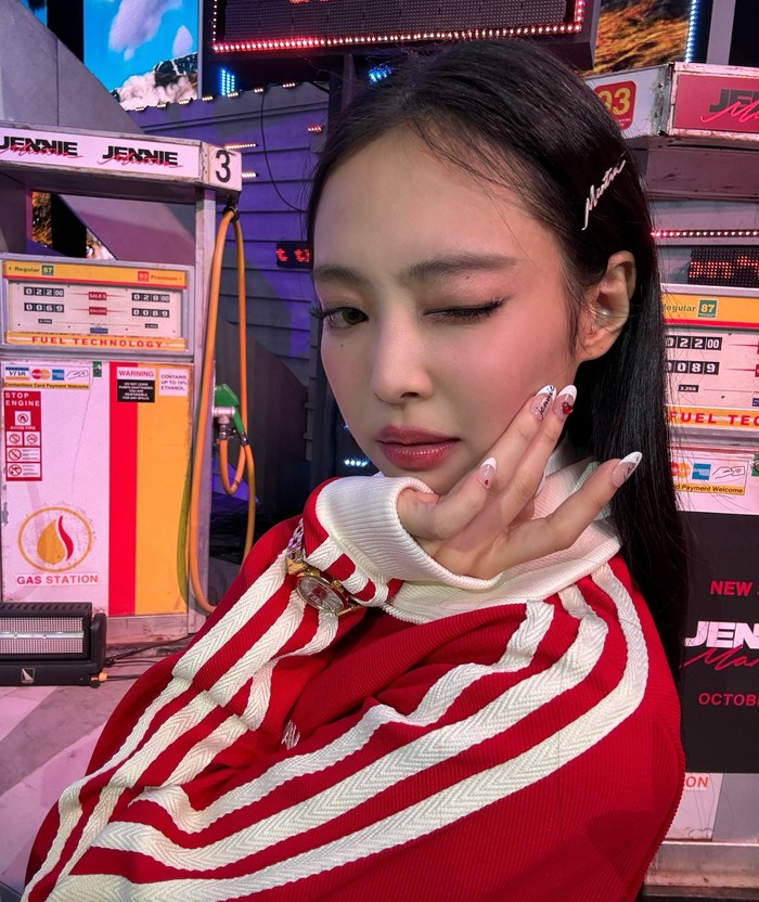 Jennie BLACKPINK baru saja comeback sebagai solois pada 11 Oktober 2024 dengan merilis digital single terbaru berjudul ‘Mantra’. Lagu ini merupakan karya pertama yang ia rilis di bawah naungan agensi yang ia dirikan, ODDATELIER./ Foto: x.com/oddatelier