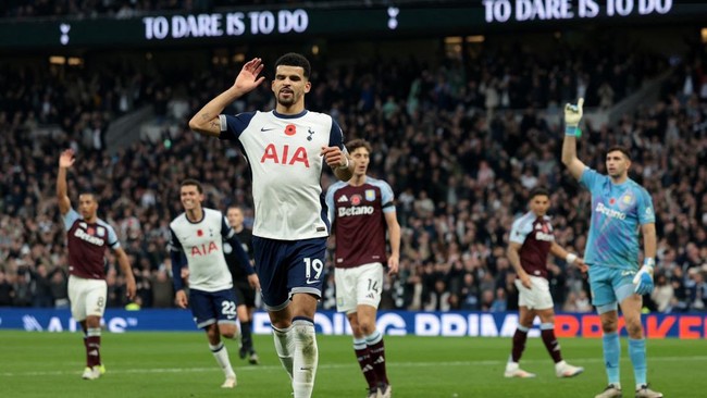 Tottenham Hotspur berhasil comeback dan mengalahkan Aston Villa 4-1 pada pekan ke-10 Liga Inggris di London, Minggu (3/11).