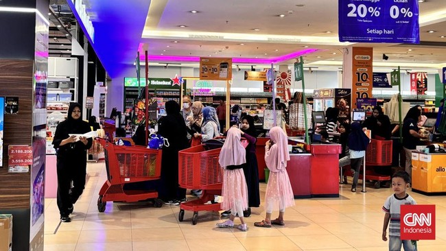Transmart Full Day Sale balik lagi hari ini (15/12) tebar diskon belanja gede-gedean hingga 50% + 20% dalam rangka menyambut Nataru.
