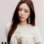 Potret Terbaru Yuna ITZY untuk W Korea x Coach, Tampil Cantik dan Girly